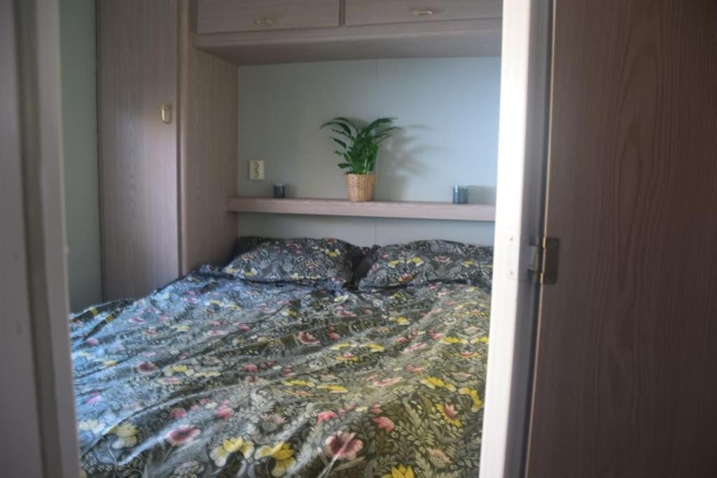 Te Huur: Leuke 4-Persoons Stacaravan Op Top Locatie! Hoenderloo Exterior foto